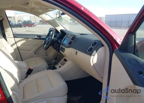 2011 Volkswagen Tiguan Sel z USA, uszkodzony, nr VIN WVGAV7AX8BW001693